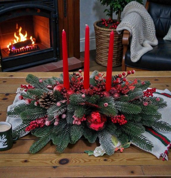 Рождественская гирлянда Deluxe &laquo;Red Winter Elegance&raquo; с шарами, еловыми шишками и декоративным оленем &ndash; 45 см Coronita-2026 фото